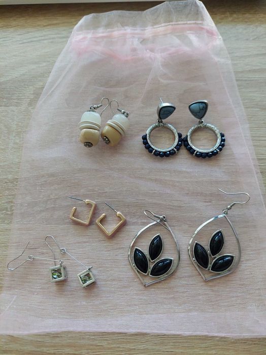 Дамски обеци - всеки вид по 3 лв.