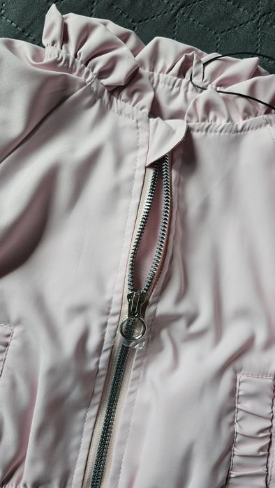 Детско есенно-пролетно яке с флорарна апликация