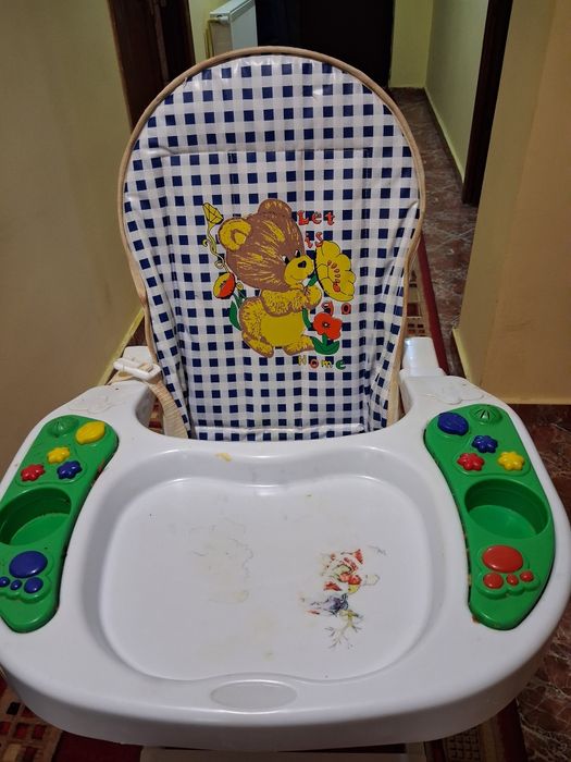 Scaun de masa pentru copii mici