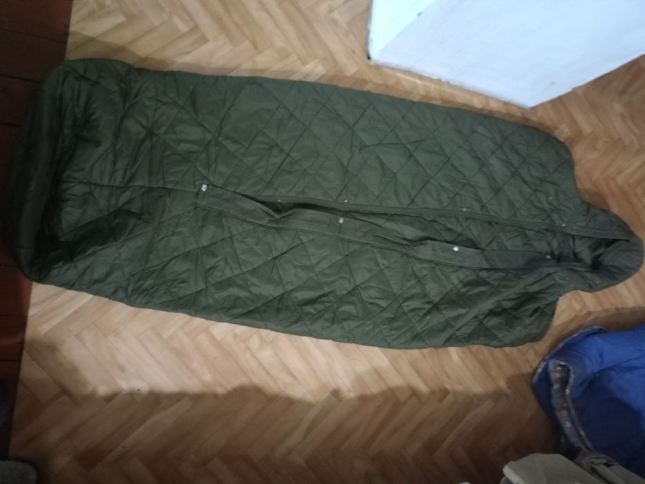 Продам 2 спальных мешка