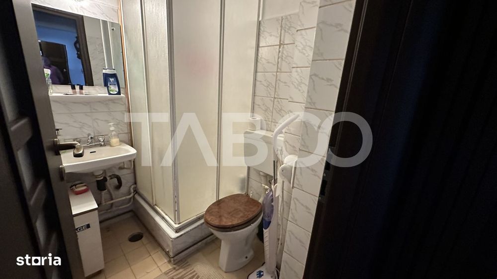 Apartament 4 camere etaj intermediar cu pivnita zona Strand Sibiu