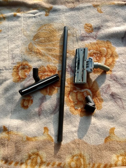 Продам пылесос .