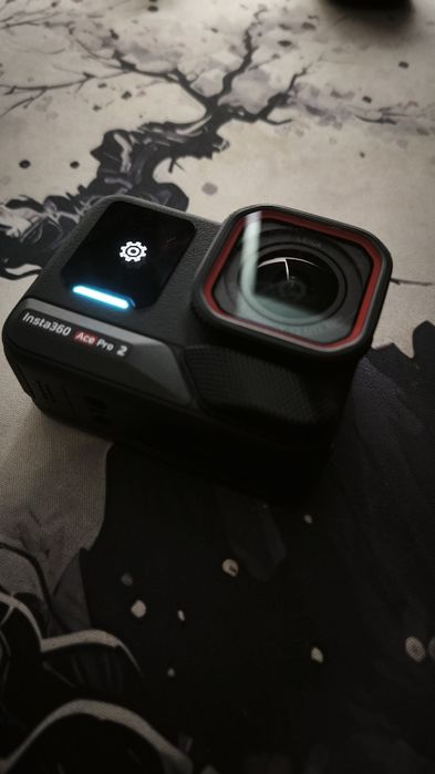 Insta 360 ace pro 2