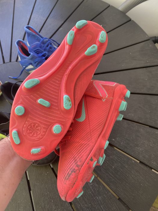 Ghete fotbal NIKE marimea 35
