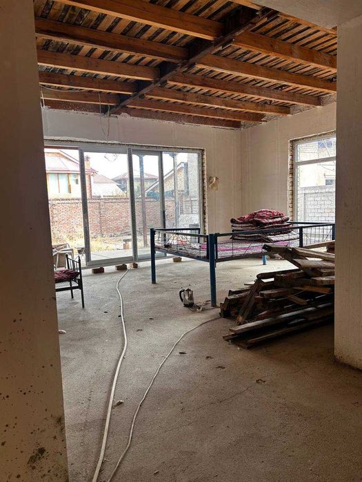 Продается свой участок 6 соток с коробкой