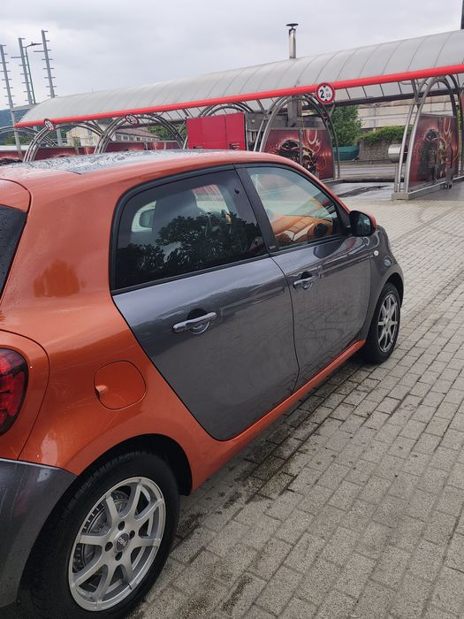 Autoturism Smart Forfour