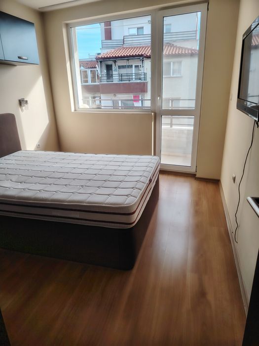 Дава се под наем Двустаен апартамент в Варна, Цветен квартал - 60 кв.м за 433.5 € - Снимка #1