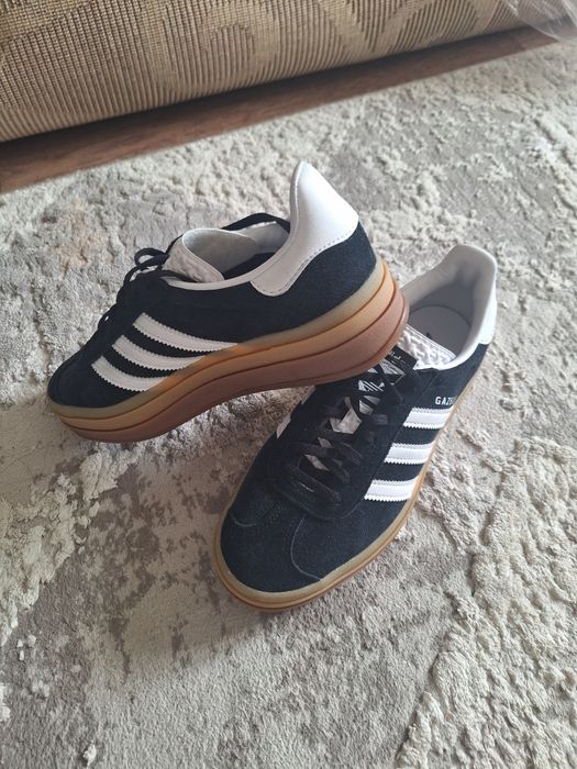 Продаю кроссовки