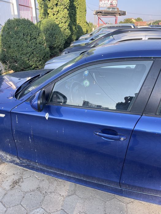 usi bmw seria 1 albastru