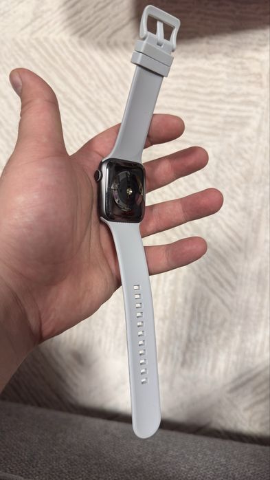 Часы Apple Watch 4