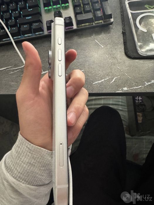 iPhone 17 pro korpusida 14 pro