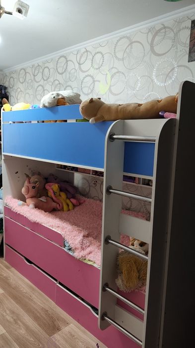 Продам двухъярусную кровать