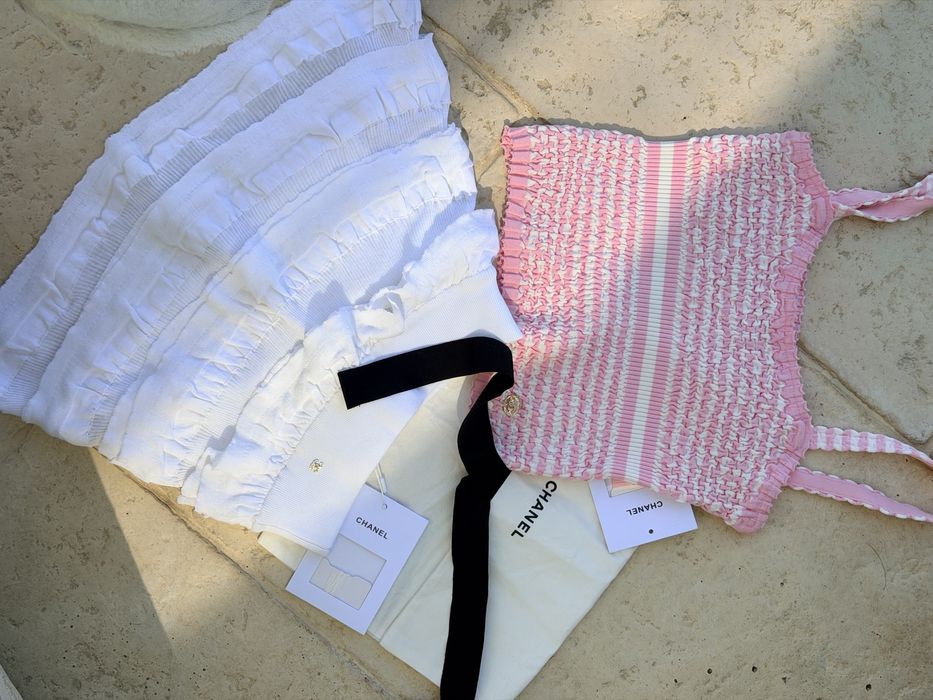 Chanel fusta cu pantalon scurt