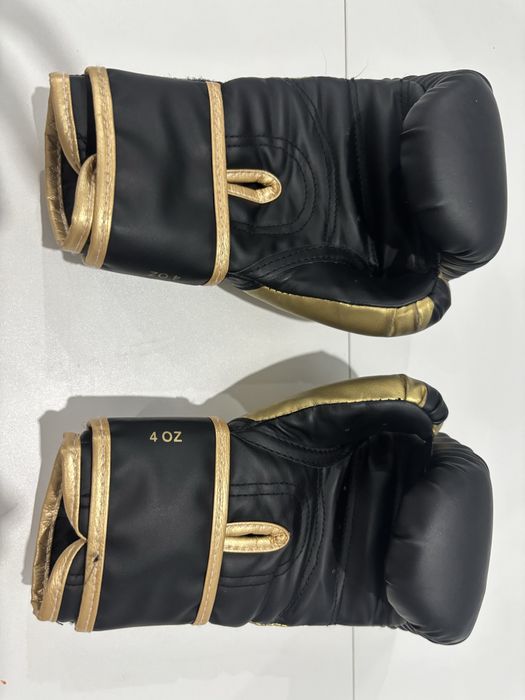 Боксерские перчатки