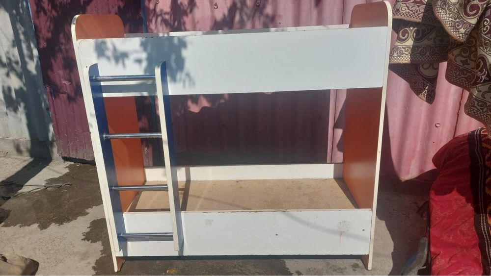 Кроват және подставка