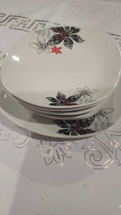 Продам суповые тарелки