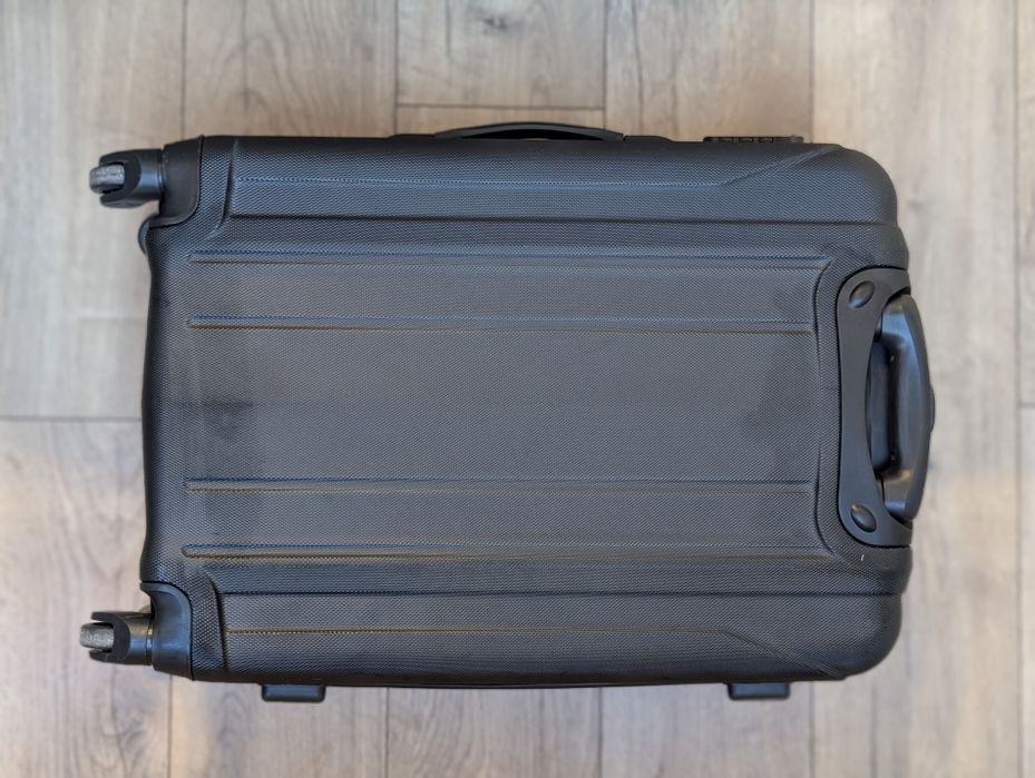 Delsey Urban - черен куфар