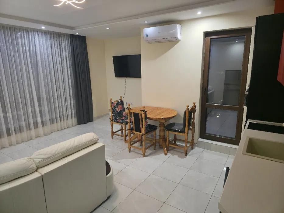 Дава се под наем Двустаен апартамент в Пловдив, Кючук Париж - 68 кв.м за 375 € - Снимка #2