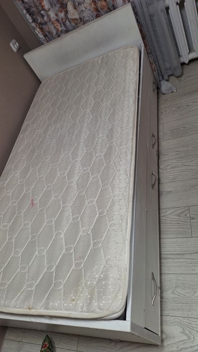 Продам кровать б/у