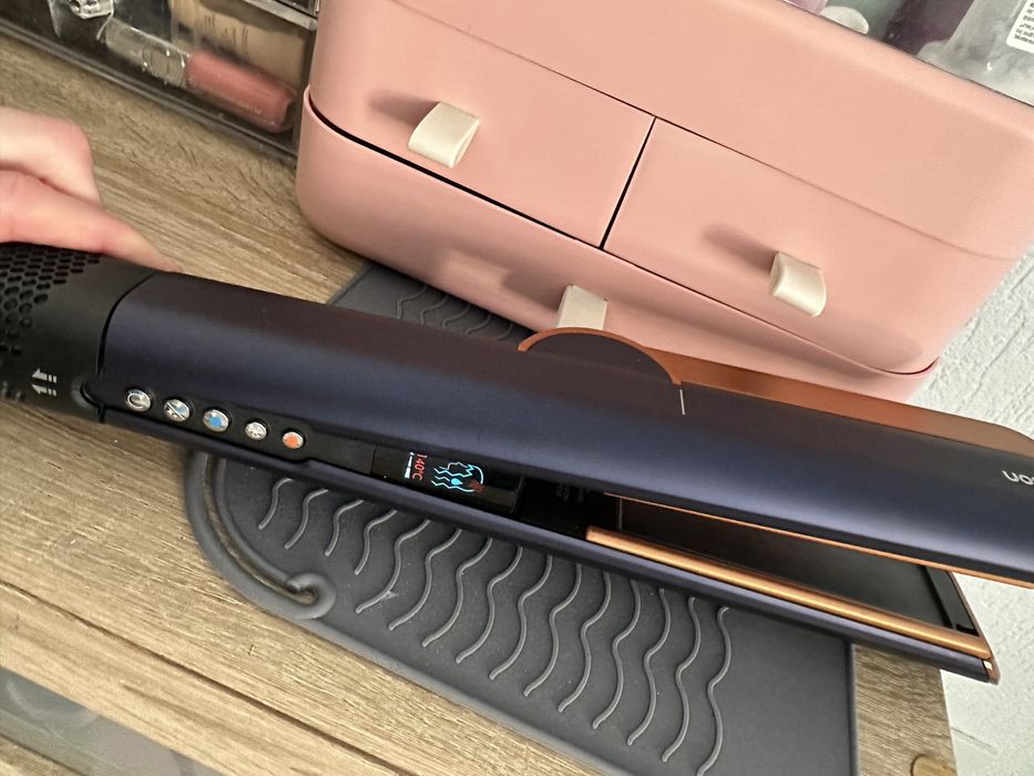 Преса за коса Dyson Airstrait