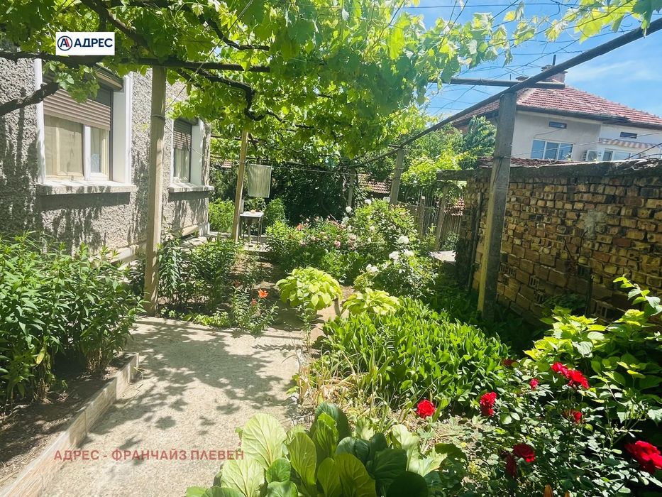 Къща в Ловеч, област-гр.Луковит площ 110 цена 89000