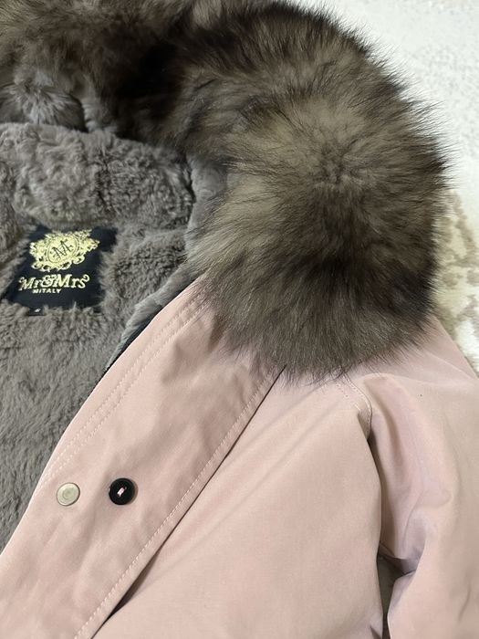 Продам парку. Натуральный мех!