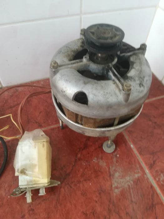 Продам электродвигатель от стиралки