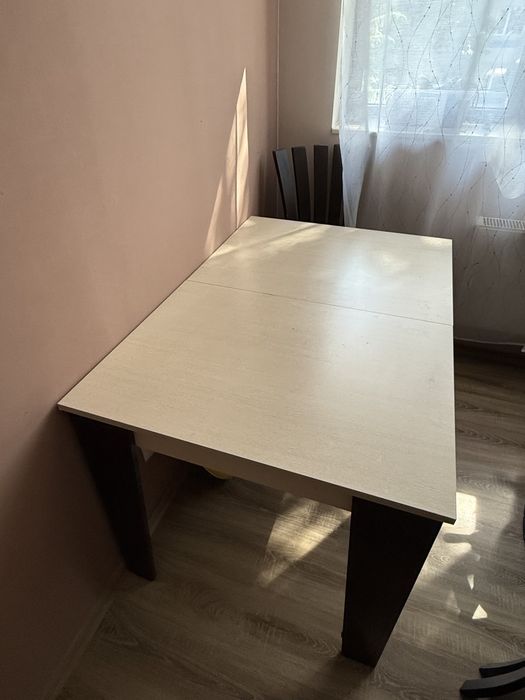 Трапезна маса разтегателна