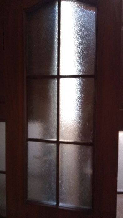 Между комнатные двери