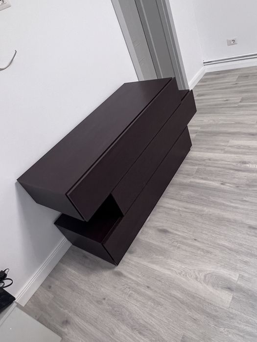 Vand set dormitor pat, noptiere si comoda TV