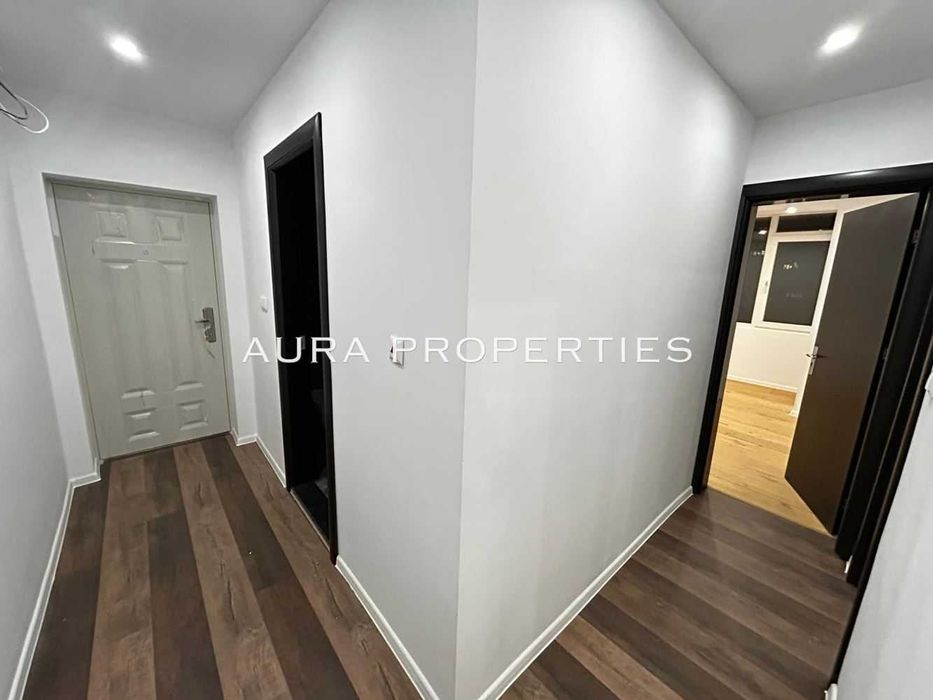 Продава се Тристаен апартамент в Разград, Център - 70 кв.м за 1530 €/кв.м - Снимка #1