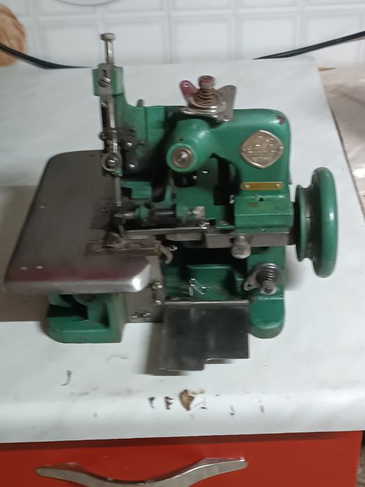 Оверлок сотилади мотори йук