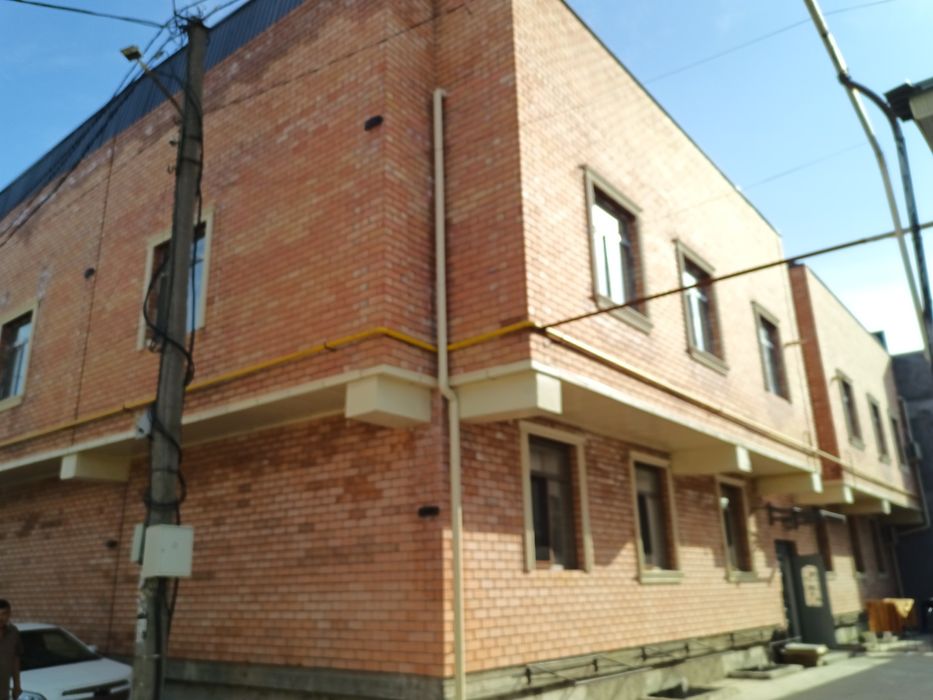 Продаётся дуплекс квартира 4/2-3/3 На метро Чоштепа 145м2