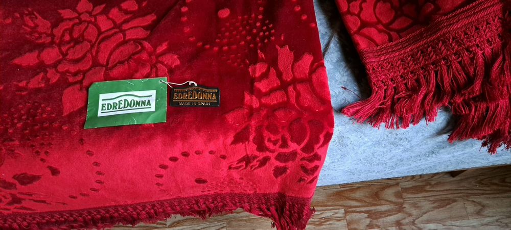 Покрывало двухспальное, велюровое