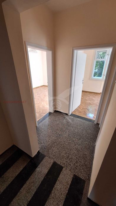 Дава се под наем Офис в Пловдив, Център - 110 кв.м за 598.23 € - Снимка #3