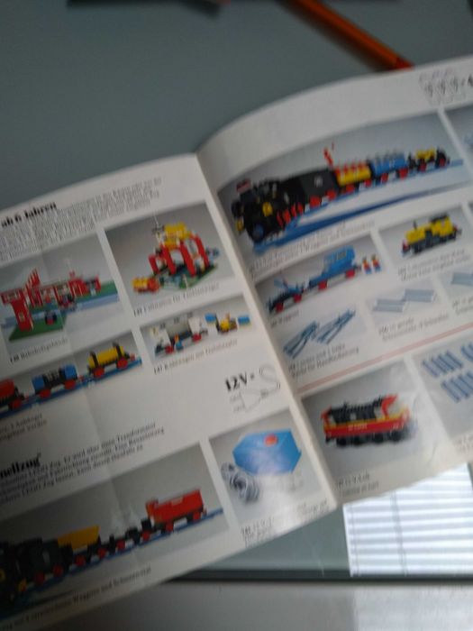 Стари каталози и брошури lego