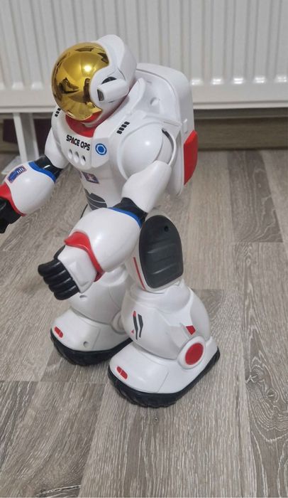 Astronautul Charlie Robotel