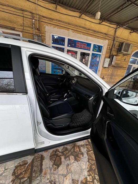 Chevrolet Tracker 2 premier sotiladi