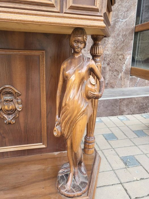 Шкаф с огледало. Красиво