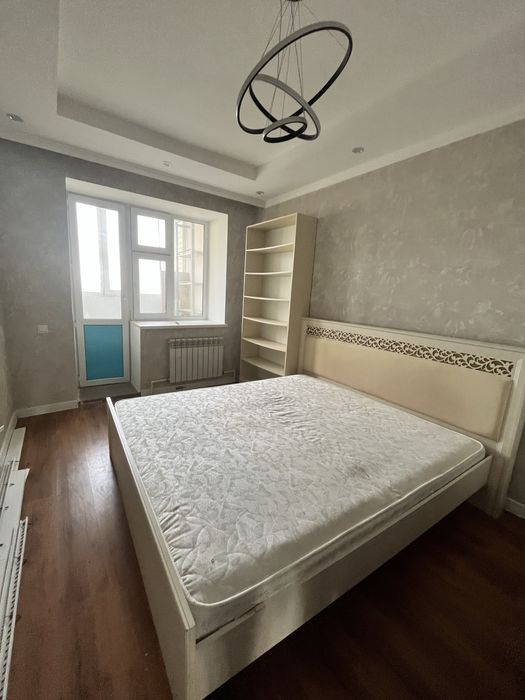 Кровать с матрасом. Размер 180/200 Самовывоз