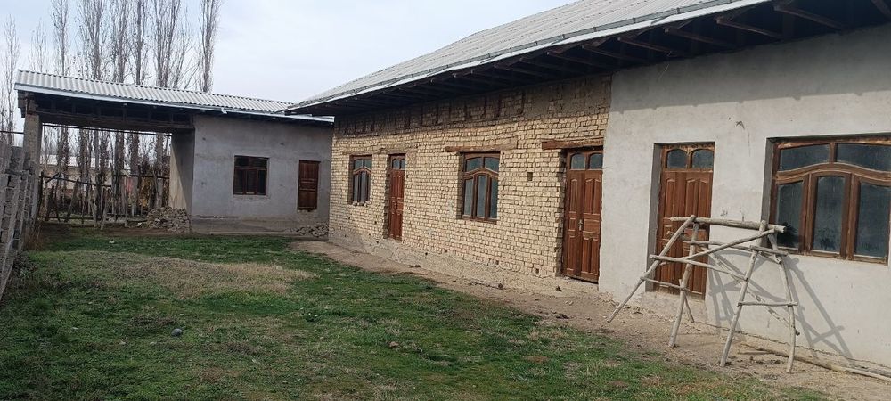 Uchastka sotiladi 12 sotik