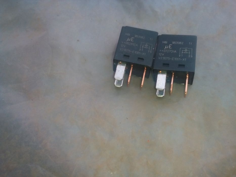 релета 12 V