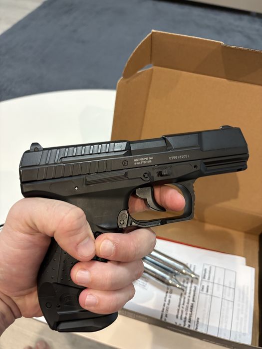 Pret fix !! Pistol gaze airsoft Walter P99 de 4 jouli ca nou in cutie!