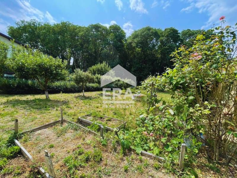 Урегулиран поземлен имот за продажба, със законна постройка, ток и два