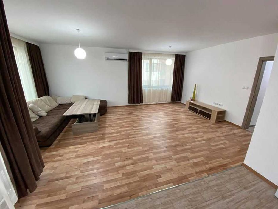 Тристаен Апартамент в Смирненски