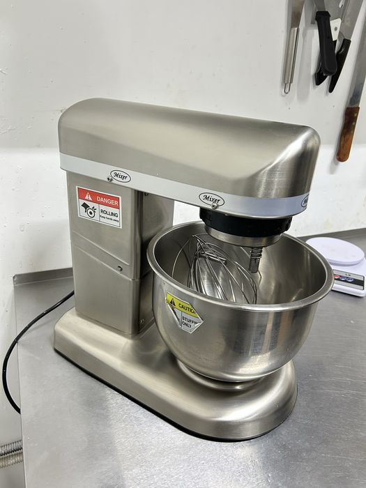 Миксер проффисональные плонитарный