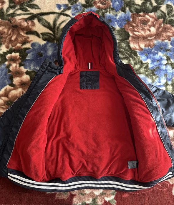 Продается теплая куртка б/у для мальчика