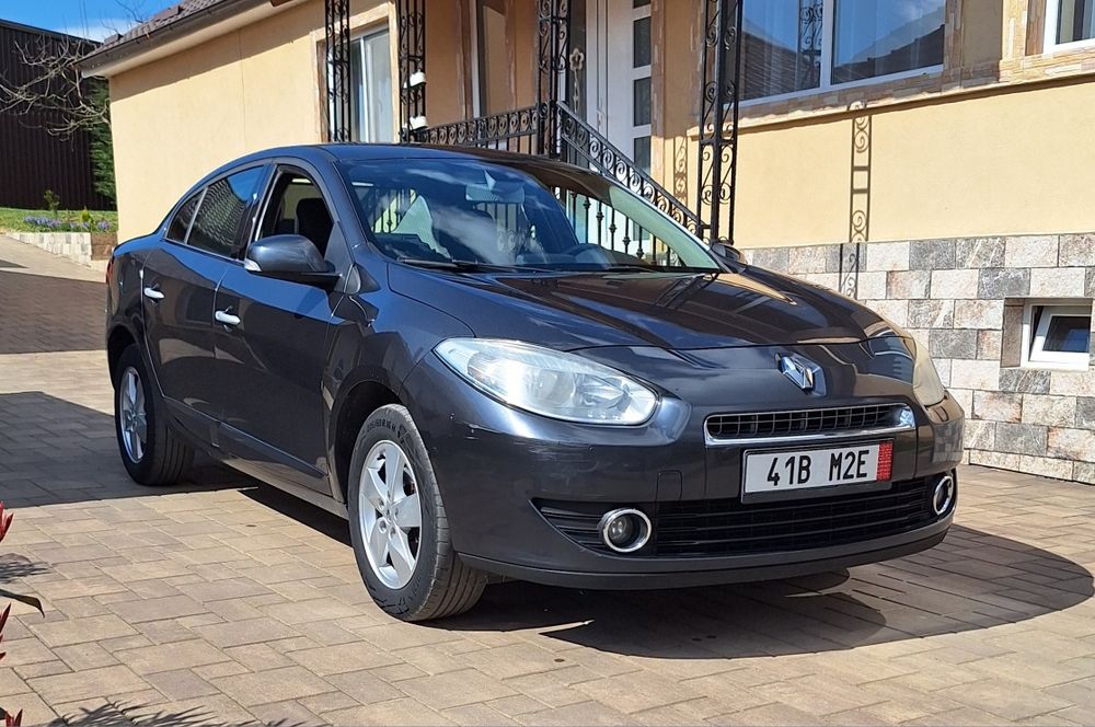 Renault Fluence/ 1.6 Benzină 110 CP / Navigație