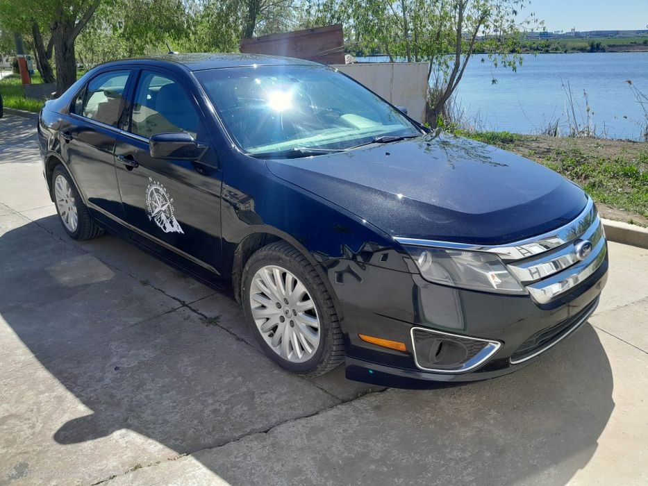 Ford Fusion Hybrid model foarte rar