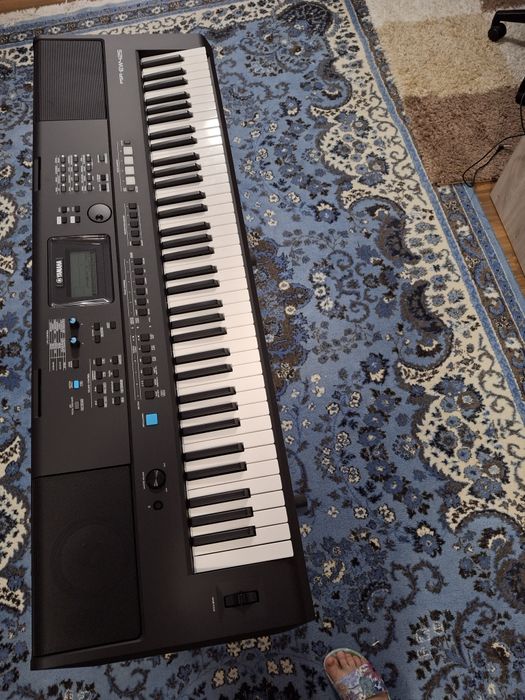 Orga Yamaha PSR EW 425